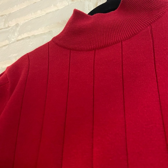 Mock-neck Short Sleeve Sweater - Picture 2 of 6